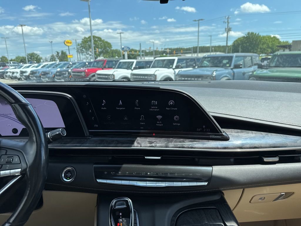 Used 2021 Cadillac Escalade Premium Luxury w/ Performance Package image 31