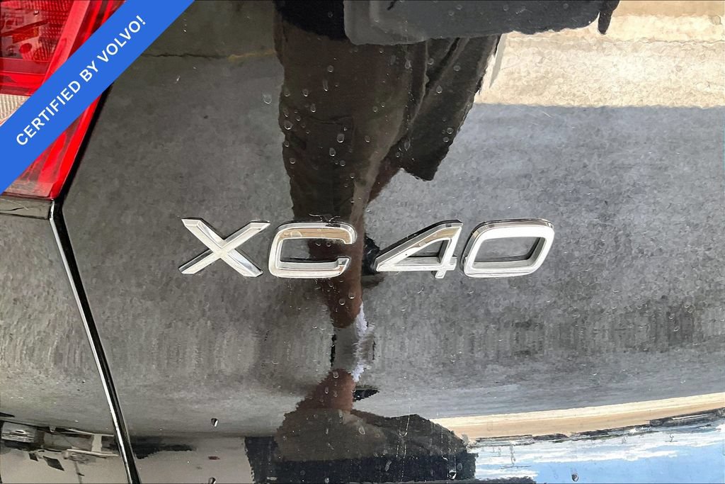 Used 2025 Volvo XC40 B5 Plus AWD/4WD image 34