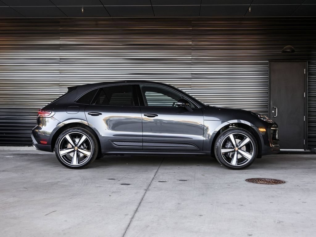 Certified 2026 Porsche Macan AWD/4WD image 8