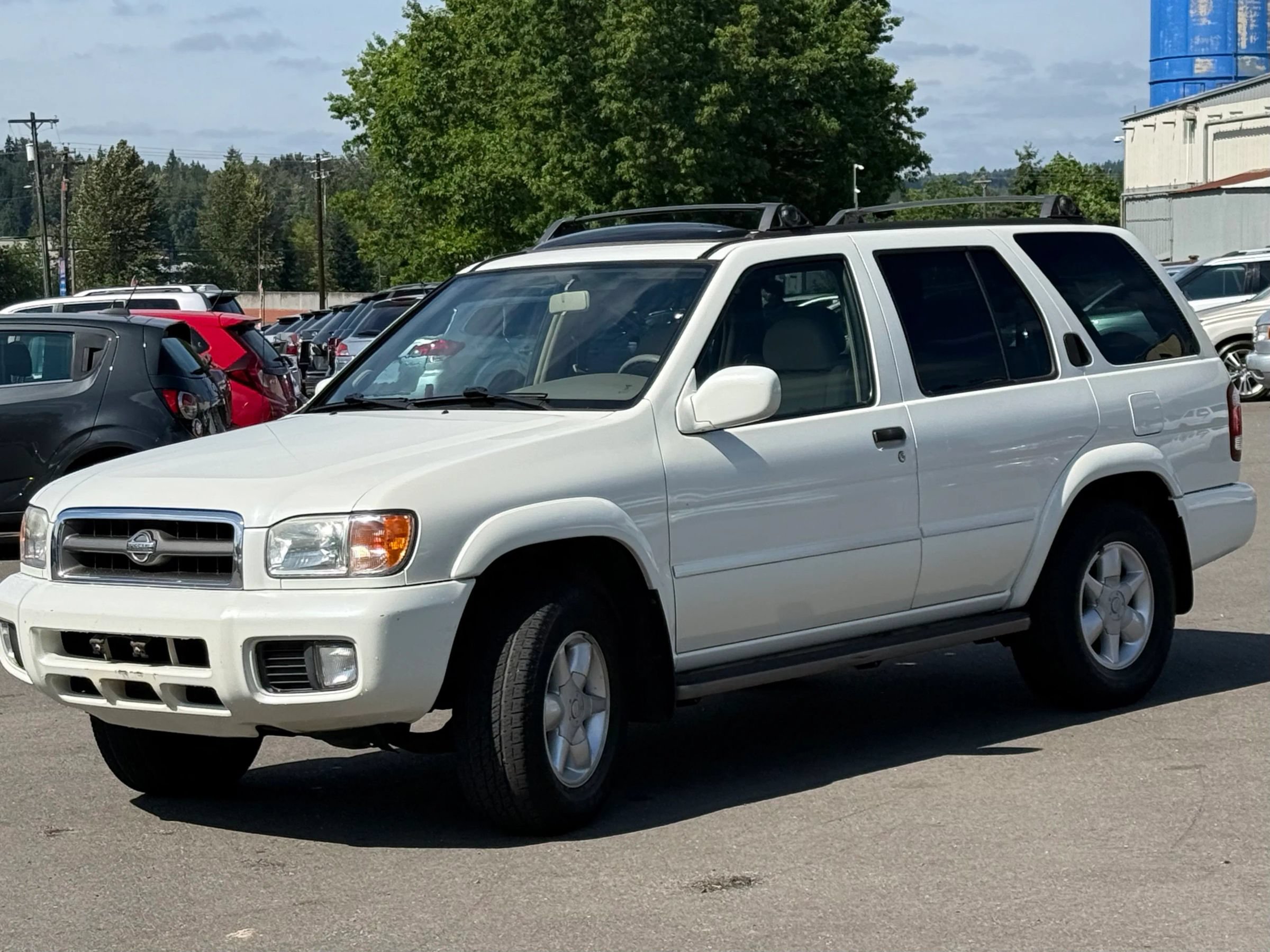 Used 2001 Nissan Pathfinder LE AWD/4WD image 3