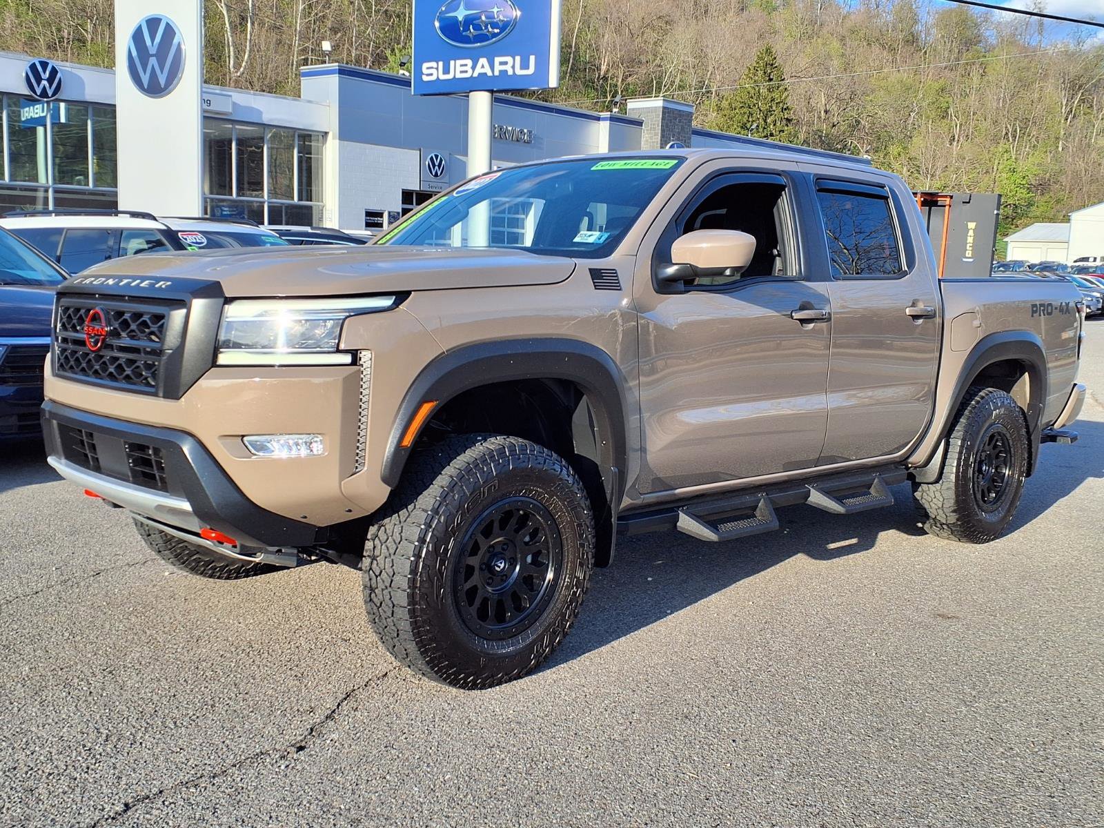 Used 2022 Nissan Frontier PRO-4X image 1