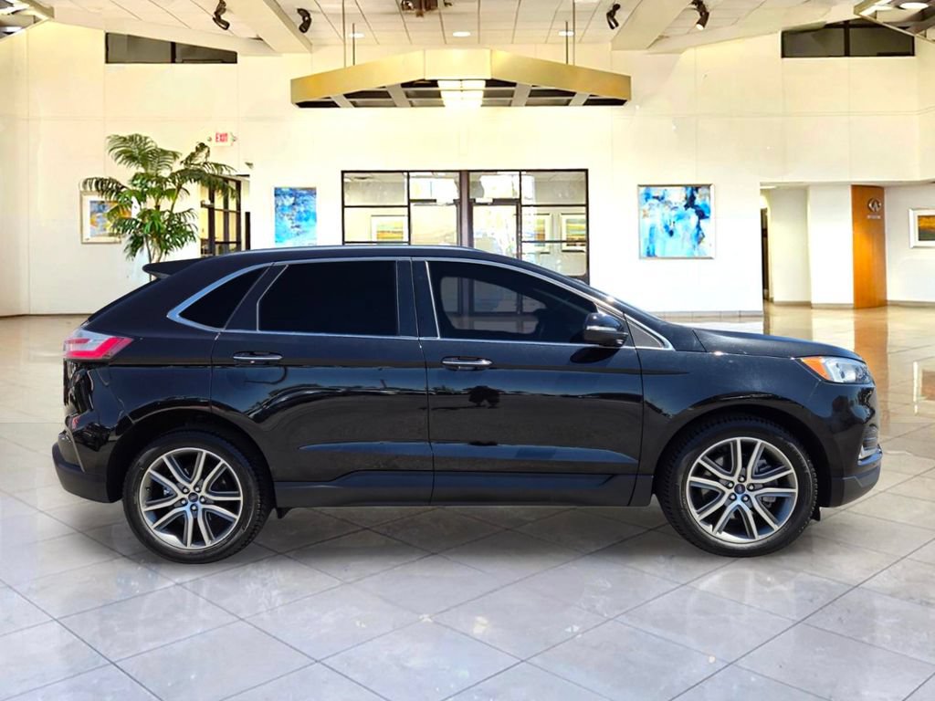 Used 2021 Ford Edge Titanium FWD image 4