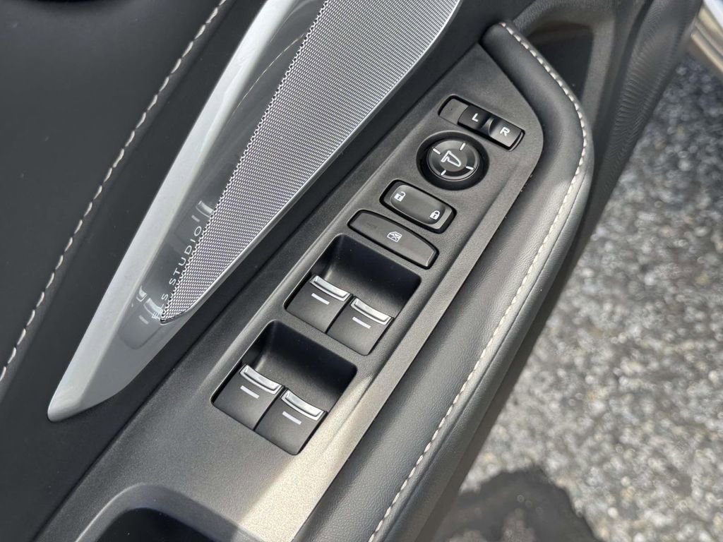 Certified 2025 Acura RDX SH-AWD w/ Technology Package image 16