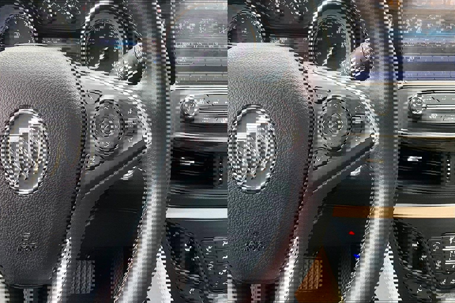 Used 2020 Buick Envision Essence w/ Experience Buick Package image 20