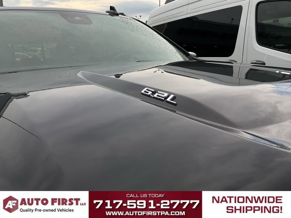 Used 2022 Chevrolet Silverado 1500 High Country w/ High Country Premium Package AWD/4WD image 3