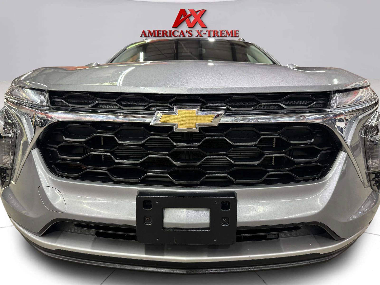 Used 2024 Chevrolet Trax LT w/ Driver Confidence Package FWD image 9