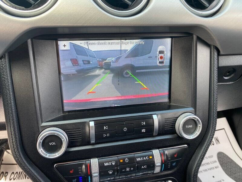 Used 2019 Ford Mustang Premium RWD image 18