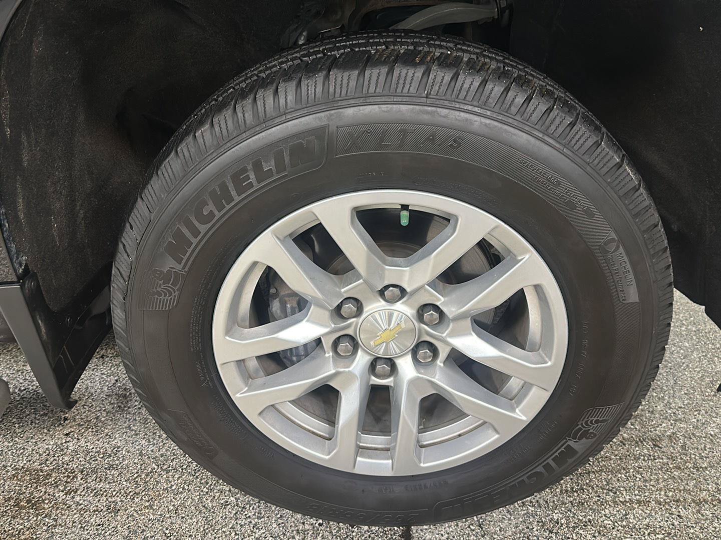 Used 2020 Chevrolet Silverado 1500 LT w/ All-Star Edition AWD/4WD image 9