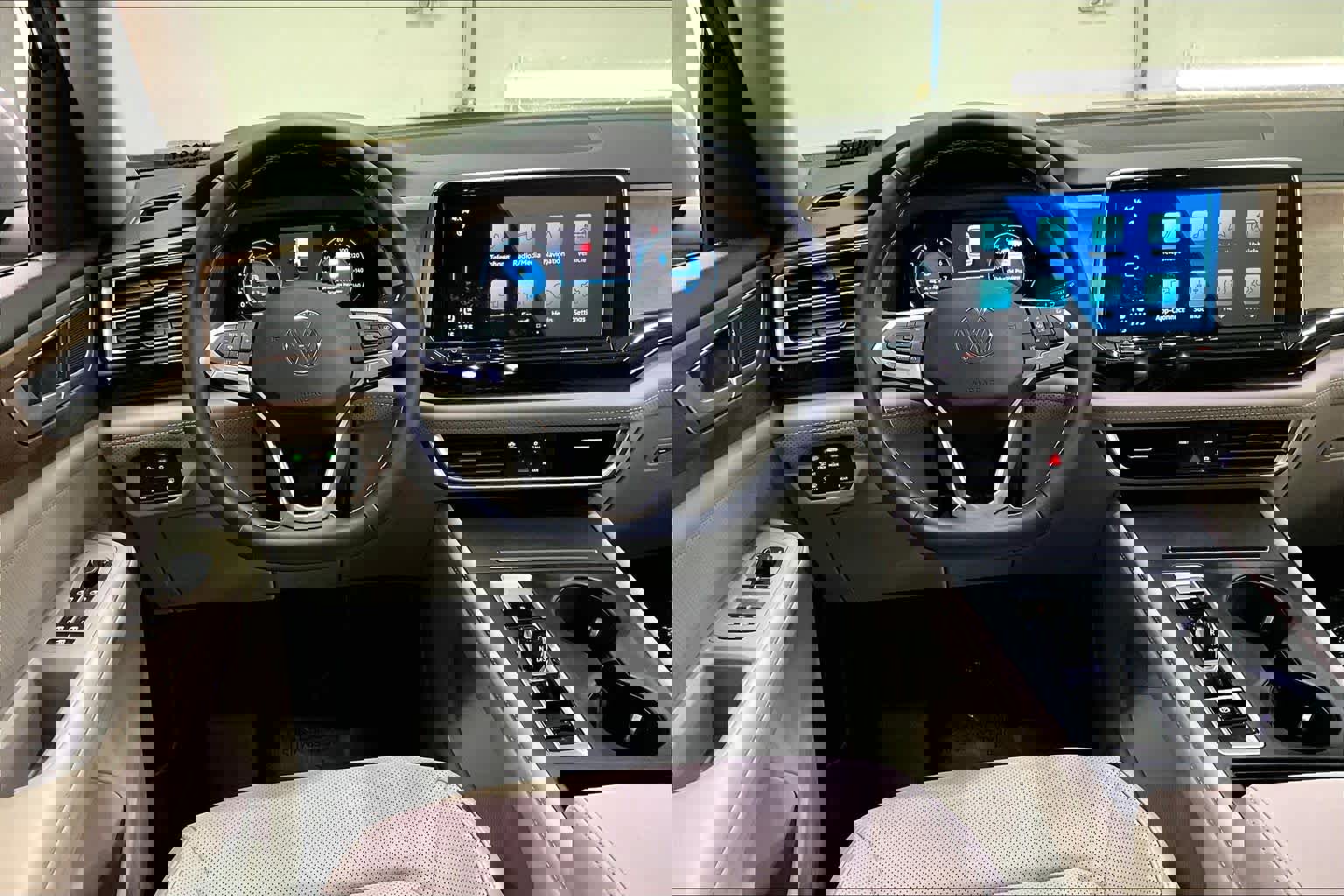 Used 2024 Volkswagen Atlas SE image 8