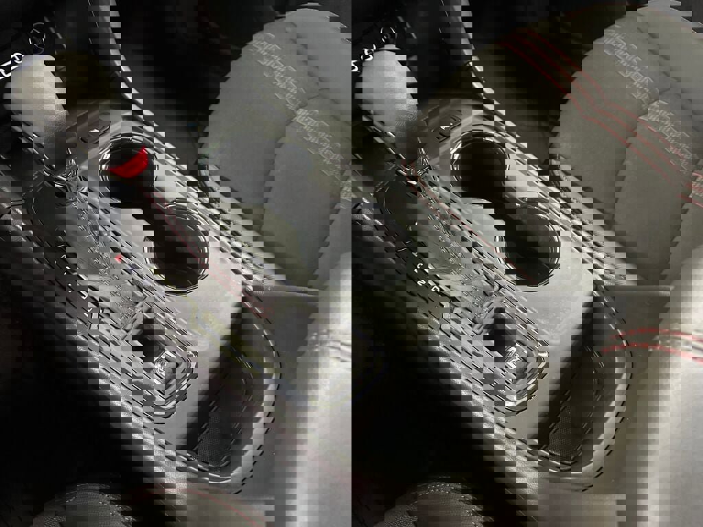 Certified 2023 Chevrolet Equinox RS w/ LPO, Floor Liner Package image 16