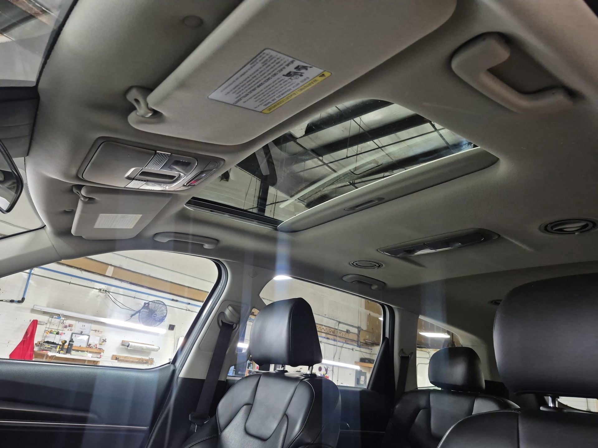 Used 2025 Kia Telluride S AWD/4WD image 19