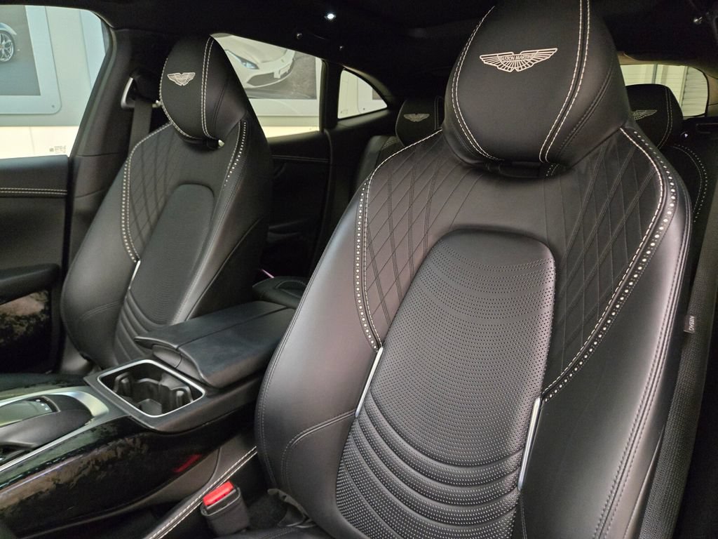 Used 2022 Aston Martin DBX AWD/4WD image 32