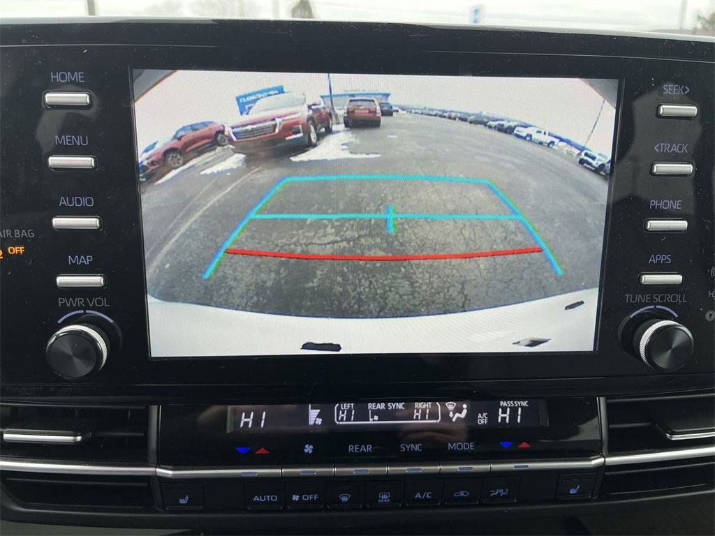 Used 2021 Toyota Sienna XLE image 14