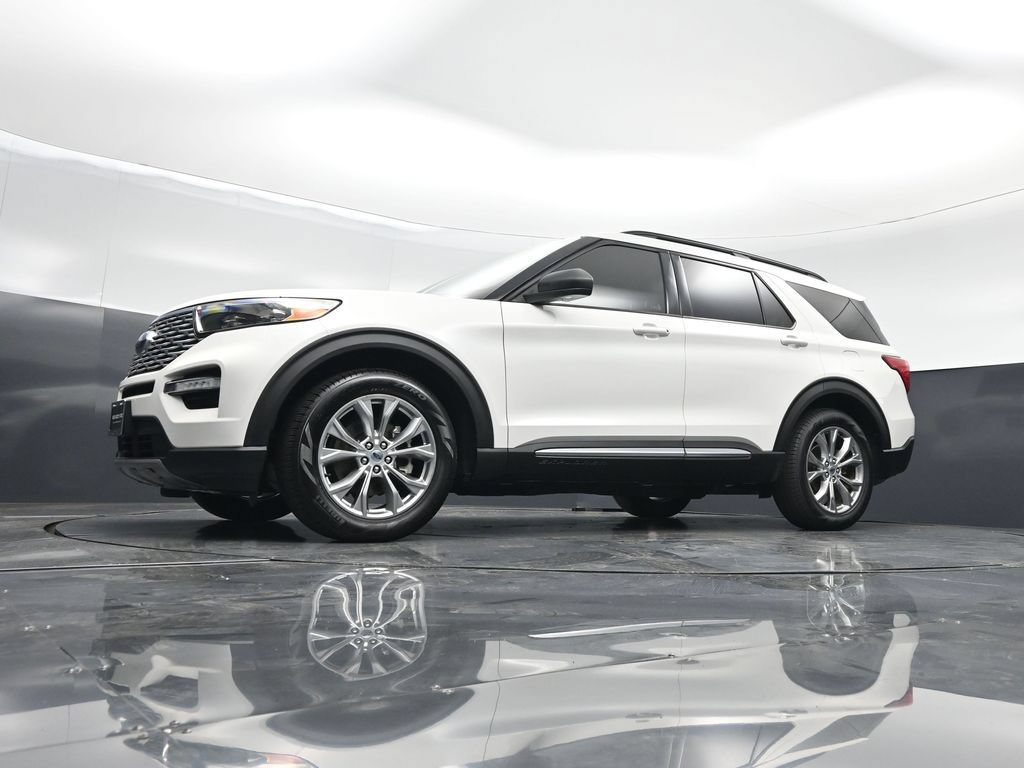 Certified 2021 Ford Explorer XLT w/ Equipment Group 202A RWD image 41