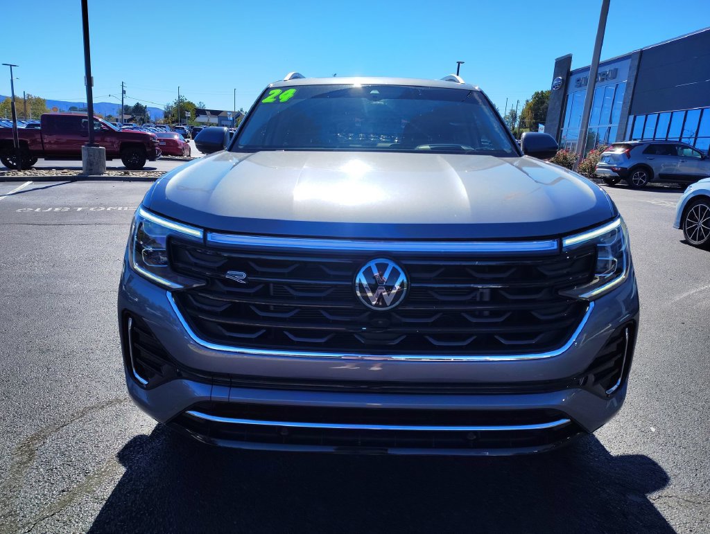 Used 2024 Volkswagen Atlas SEL Premium R-Line AWD/4WD image 2