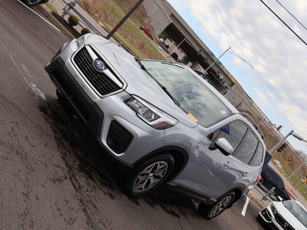 Used 2020 Subaru Forester Premium image 3