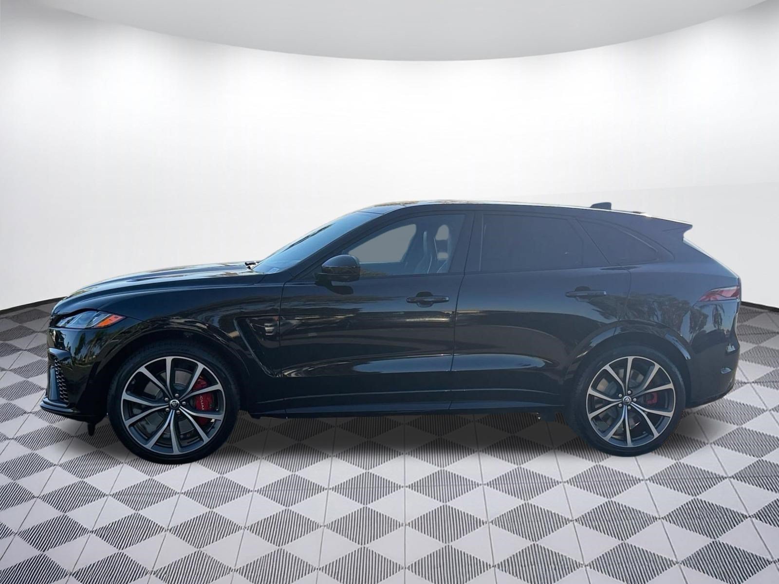 Used 2025 Jaguar F-PACE SVR 575 Edition AWD/4WD image 2