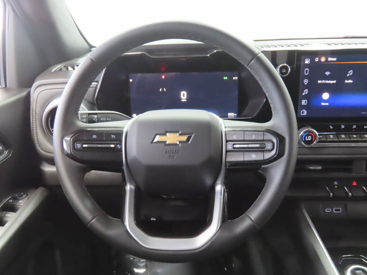 Used 2026 Chevrolet Colorado LT AWD/4WD image 9