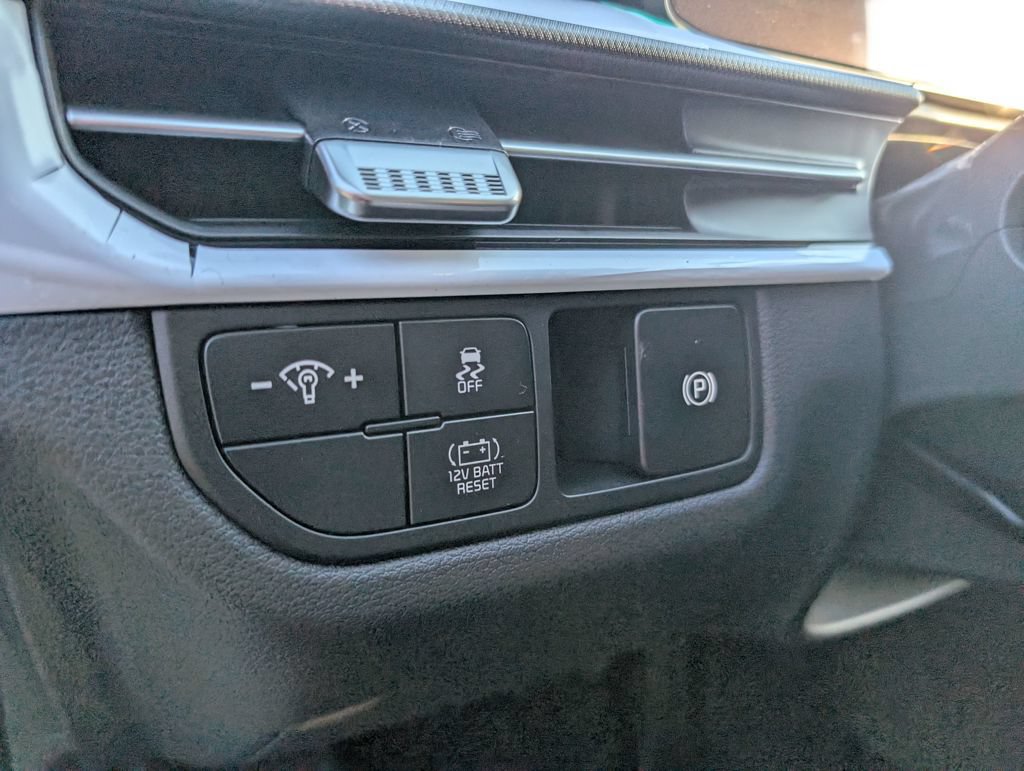 New 2026 Kia Sportage LX FWD image 16