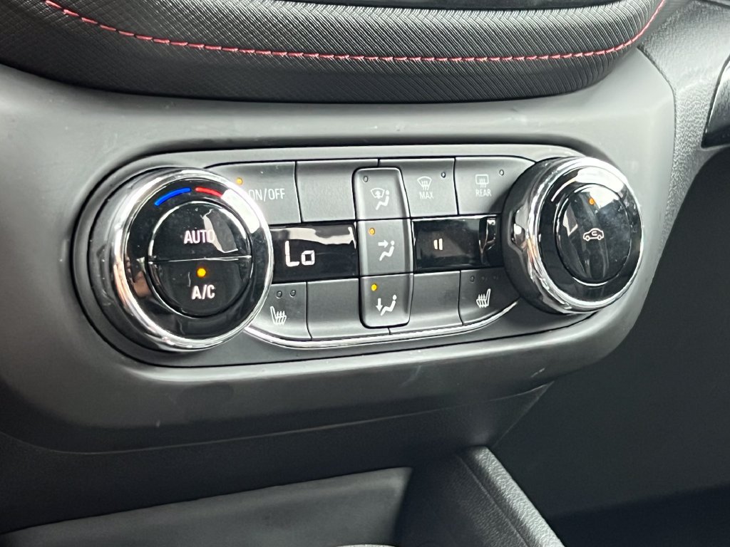 Used 2023 Chevrolet TrailBlazer RS w/ Convenience Package AWD/4WD image 28