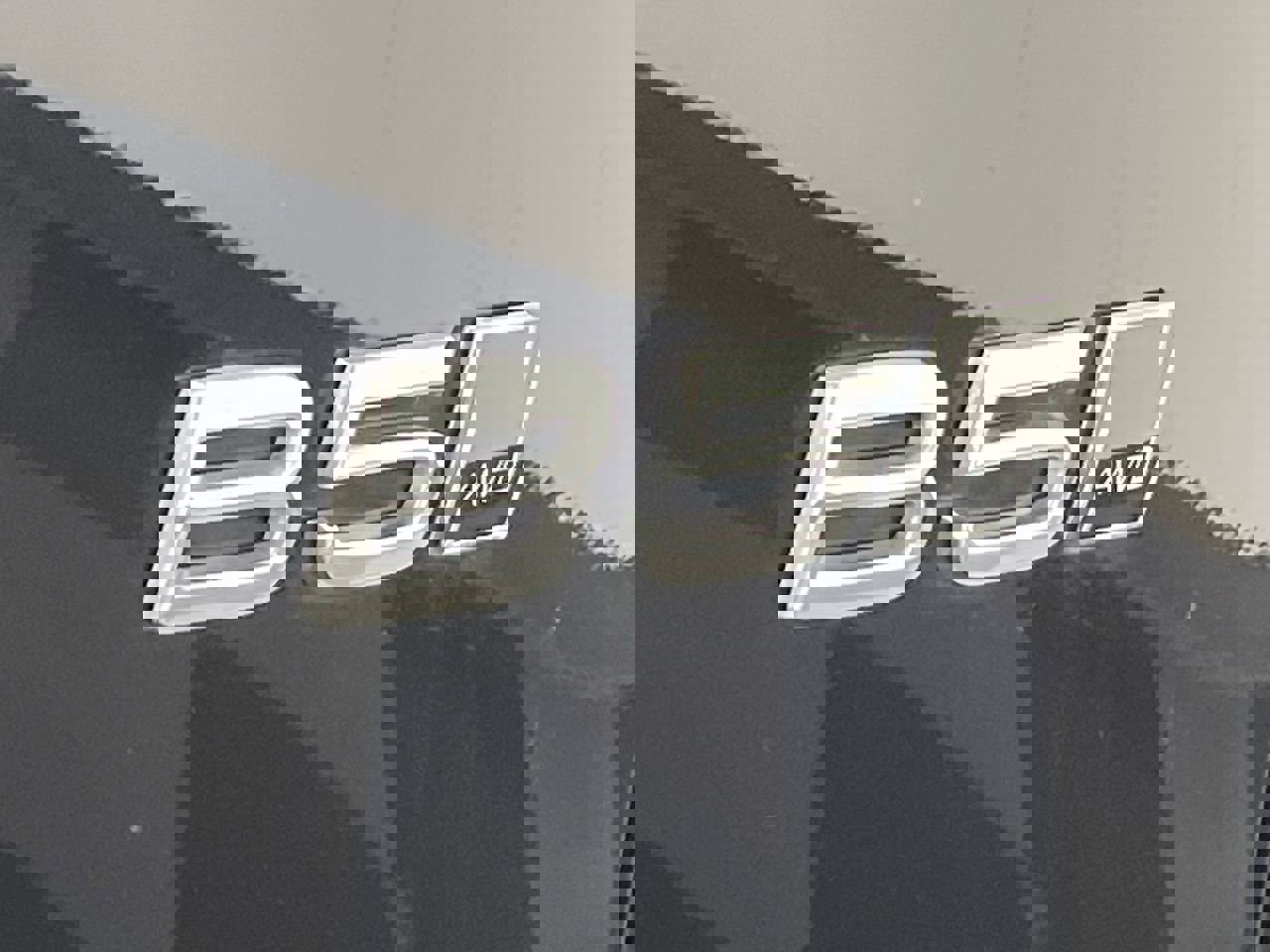 Used 2025 Volvo XC40 B5 Core image 31