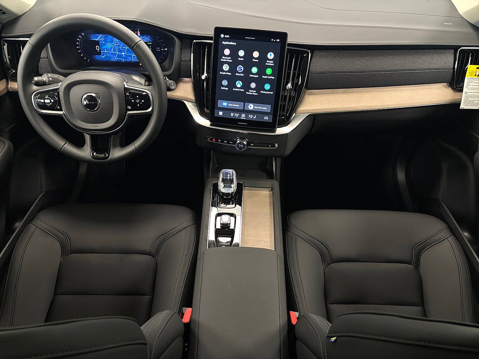 New 2026 Volvo XC90 T8 Plus w/ Protection Package Premier AWD/4WD image 15