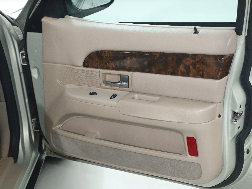 Used 2005 Mercury Grand Marquis GS image 29