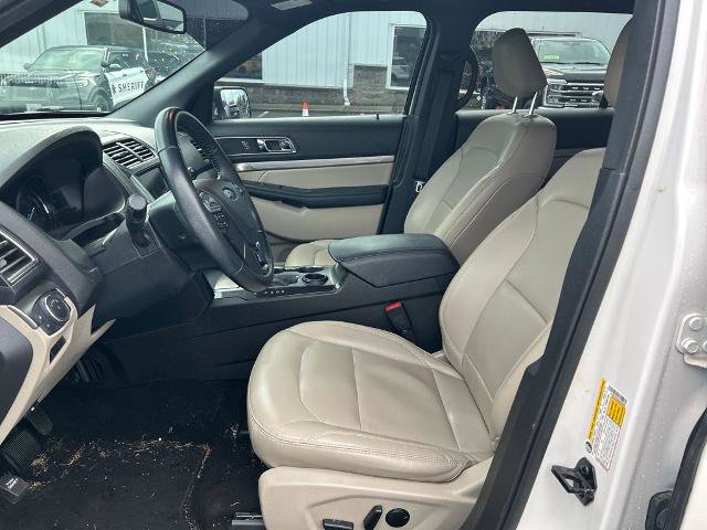 Certified 2019 Ford Explorer XLT w/ Equipment Group 202A image 6