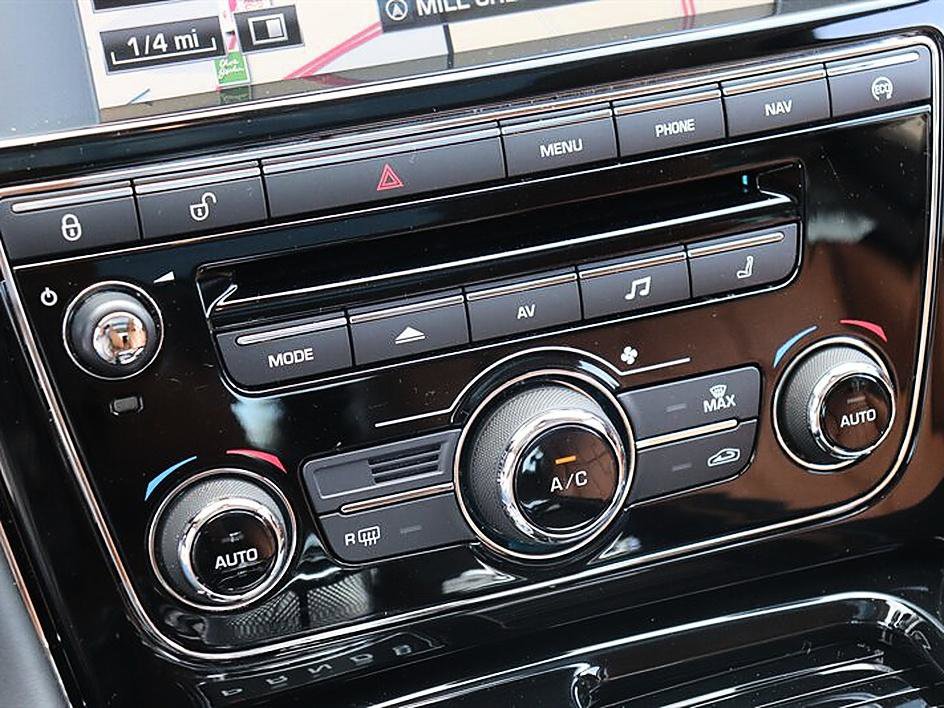 Used 2015 Jaguar XJ L Portfolio AWD/4WD image 38