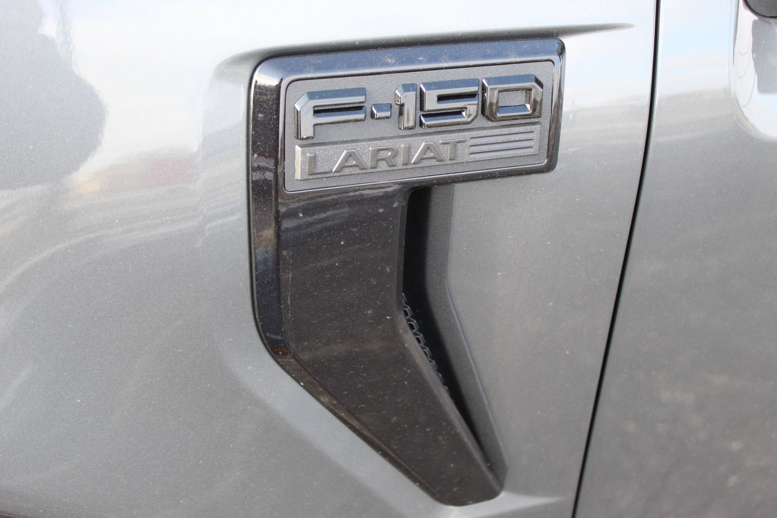 New 2025 Ford F150 Lariat w/ Equipment Group 501A Mid image 3