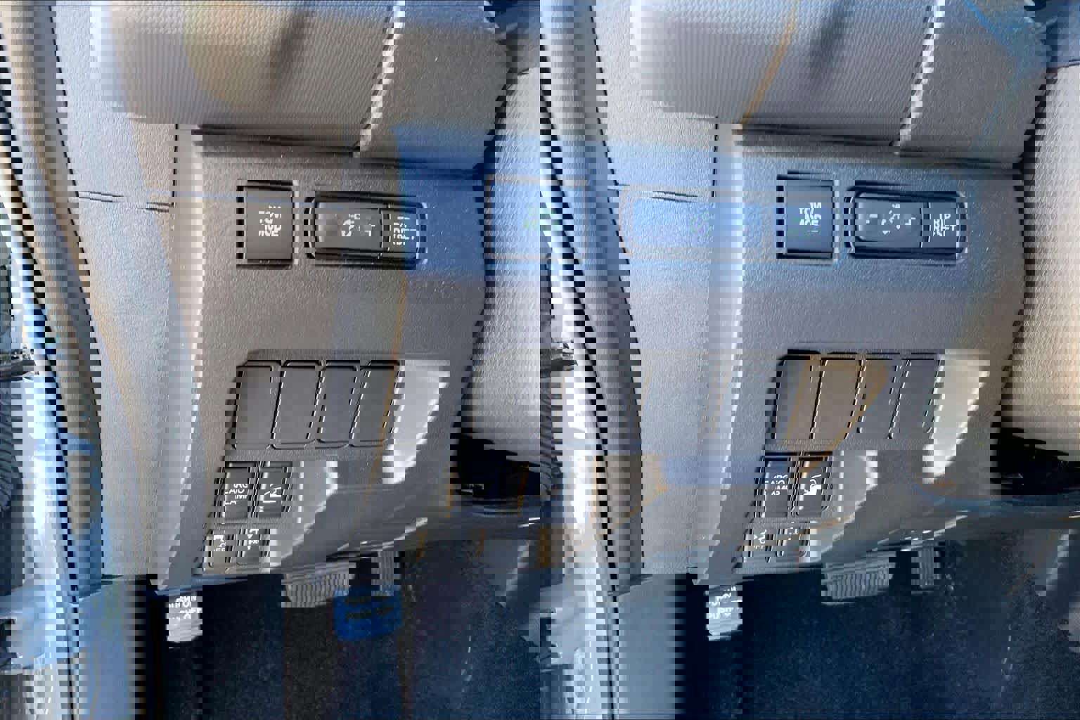 Used 2024 Nissan Frontier PRO-4X w/ Off-Road Protection Package image 32