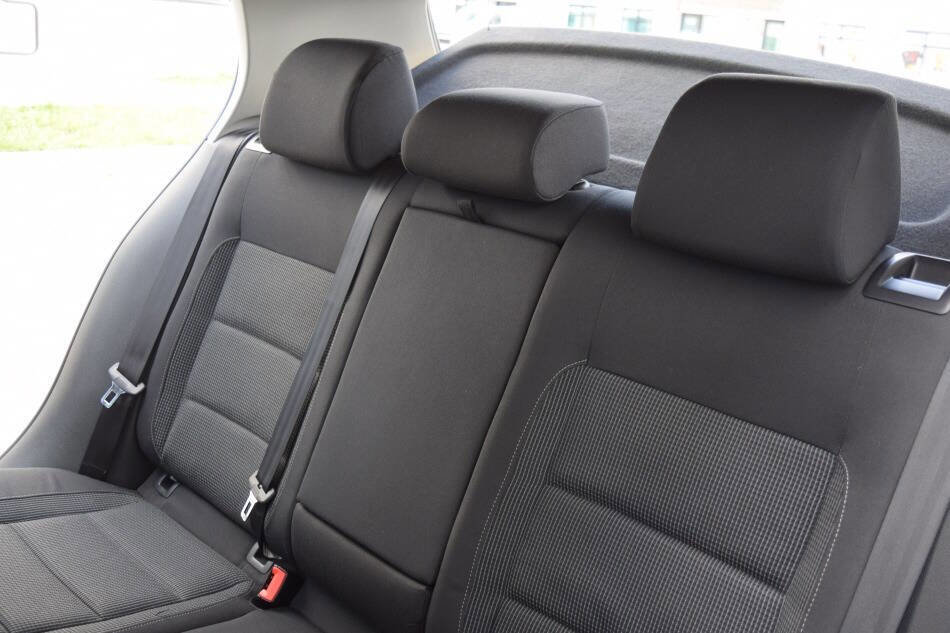 Used 2013 Volkswagen Golf TDI image 48