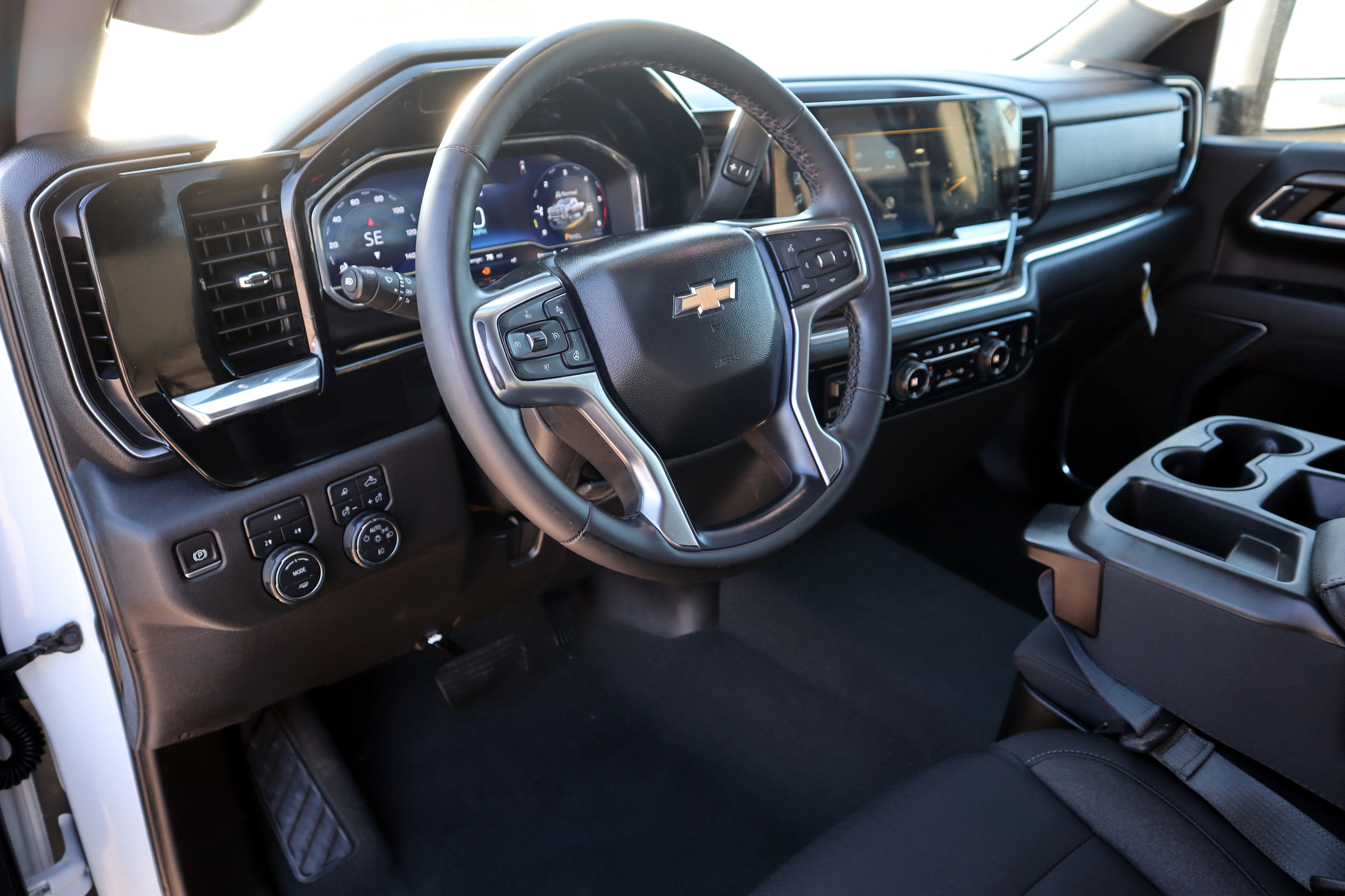 Used 2024 Chevrolet Silverado 3500 LT w/ Convenience Package image 20