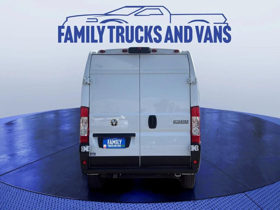 Used 2025 RAM ProMaster 2500 w/ Convenience Group FWD image 4