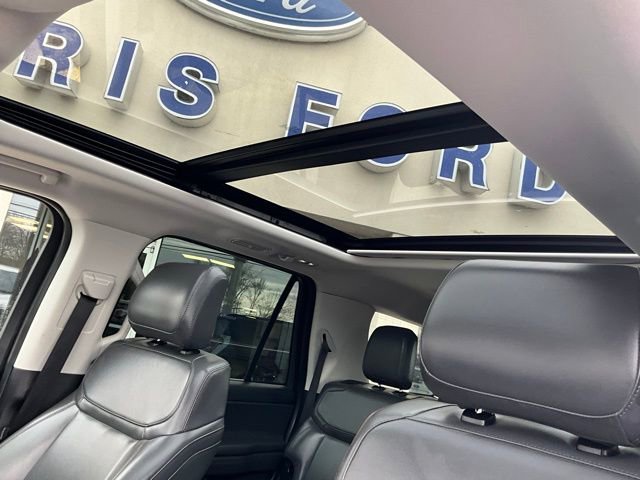 Used 2025 Ford Expedition Active image 13