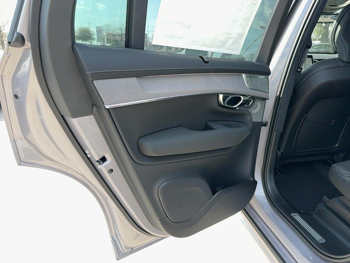New 2026 Volvo XC90 B6 Ultra w/ Lounge Package AWD/4WD image 16