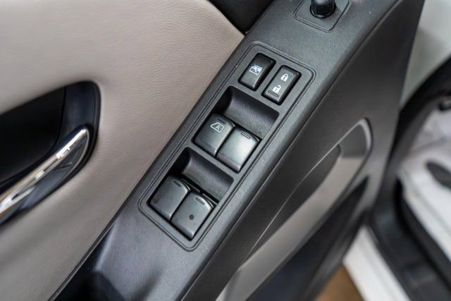 Certified 2025 Nissan Frontier SV w/ SV Convenience Package image 17