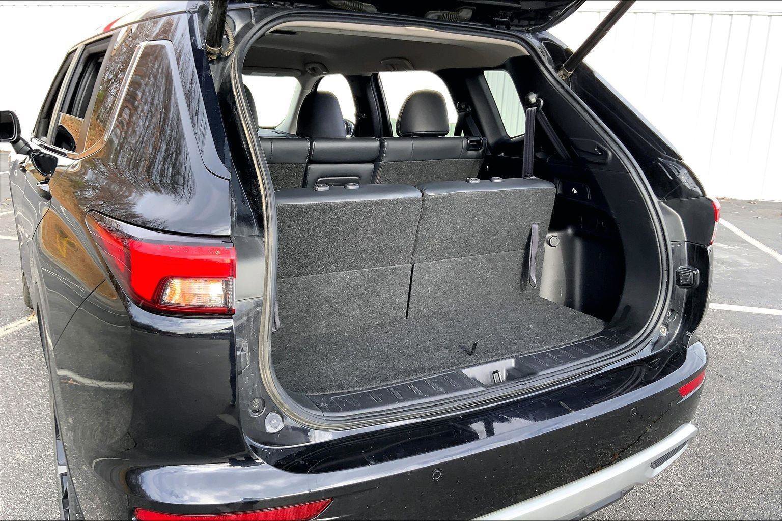 Used 2024 Mitsubishi Outlander SE image 27