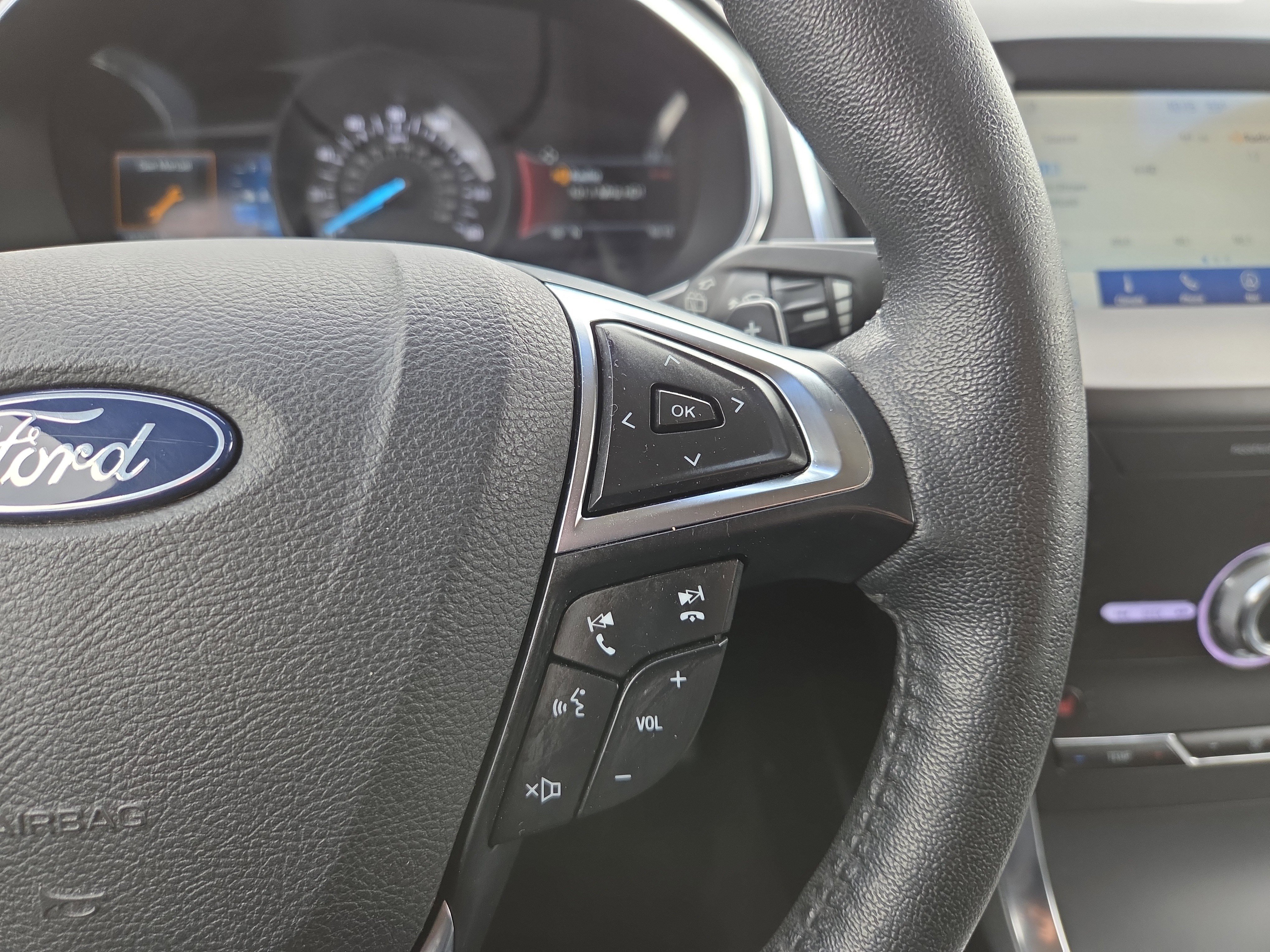 Used 2020 Ford Edge Titanium image 13