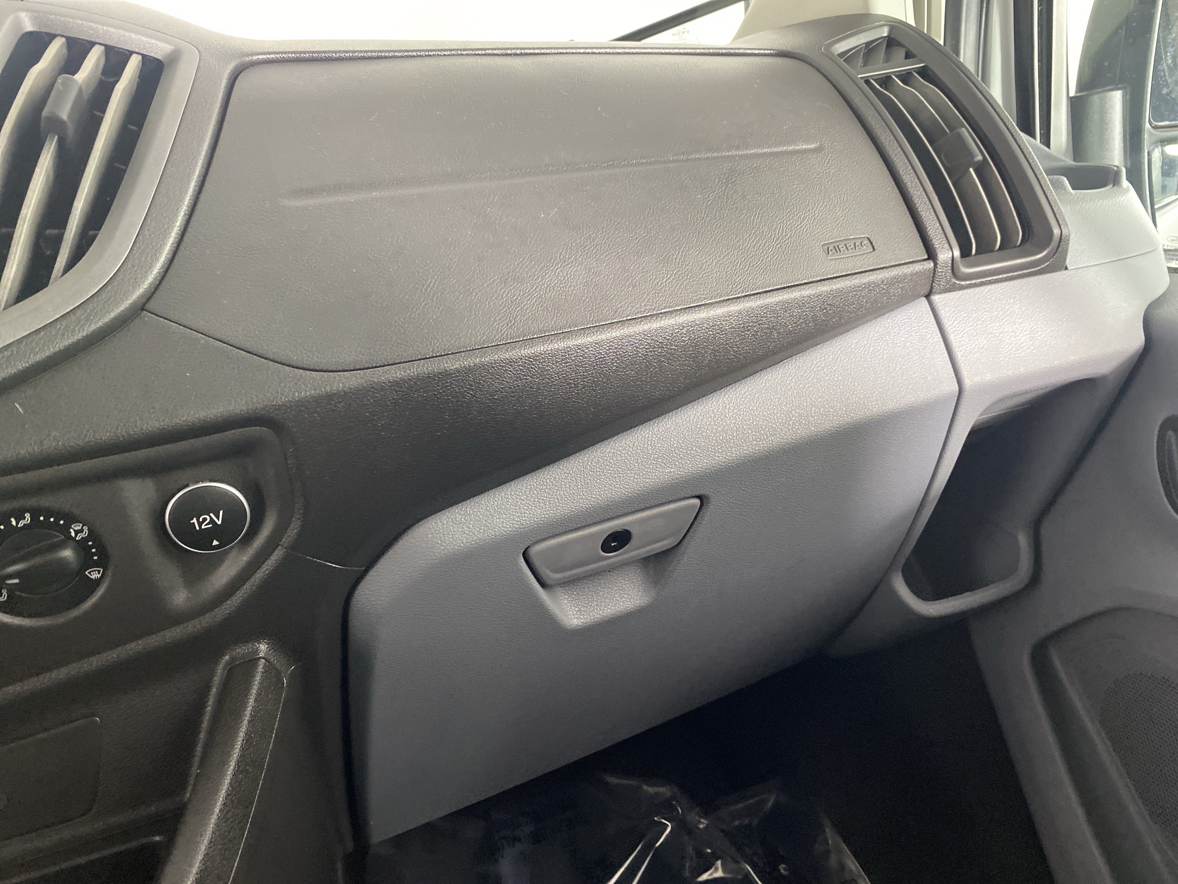 Used 2018 Ford Transit 150 XL RWD image 26