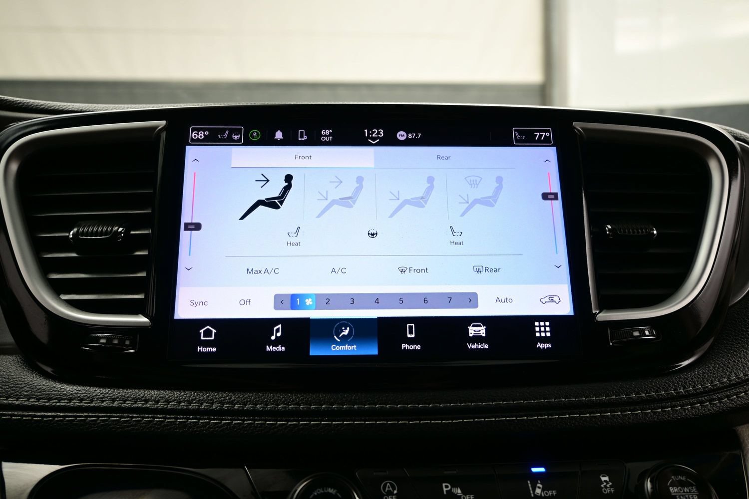 Used 2022 Chrysler Pacifica Touring-L AWD/4WD image 22