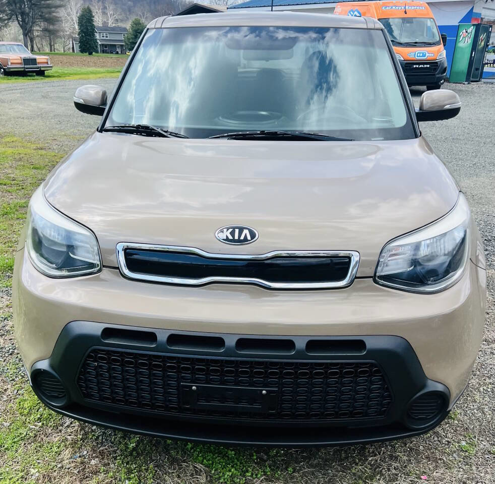 Used 2014 Kia Soul + FWD image 2