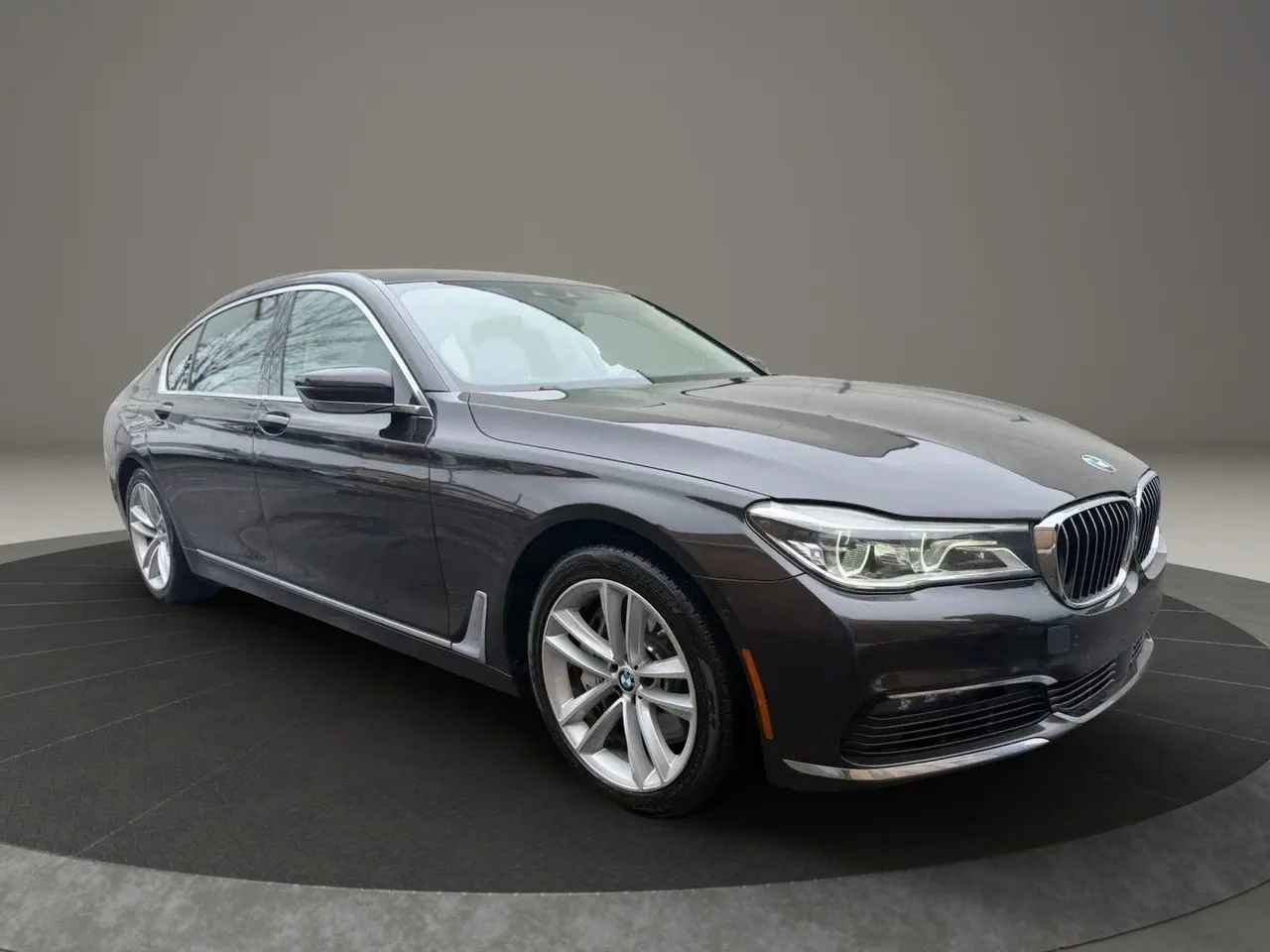 Used 2016 BMW 750i xDrive AWD/4WD image 3