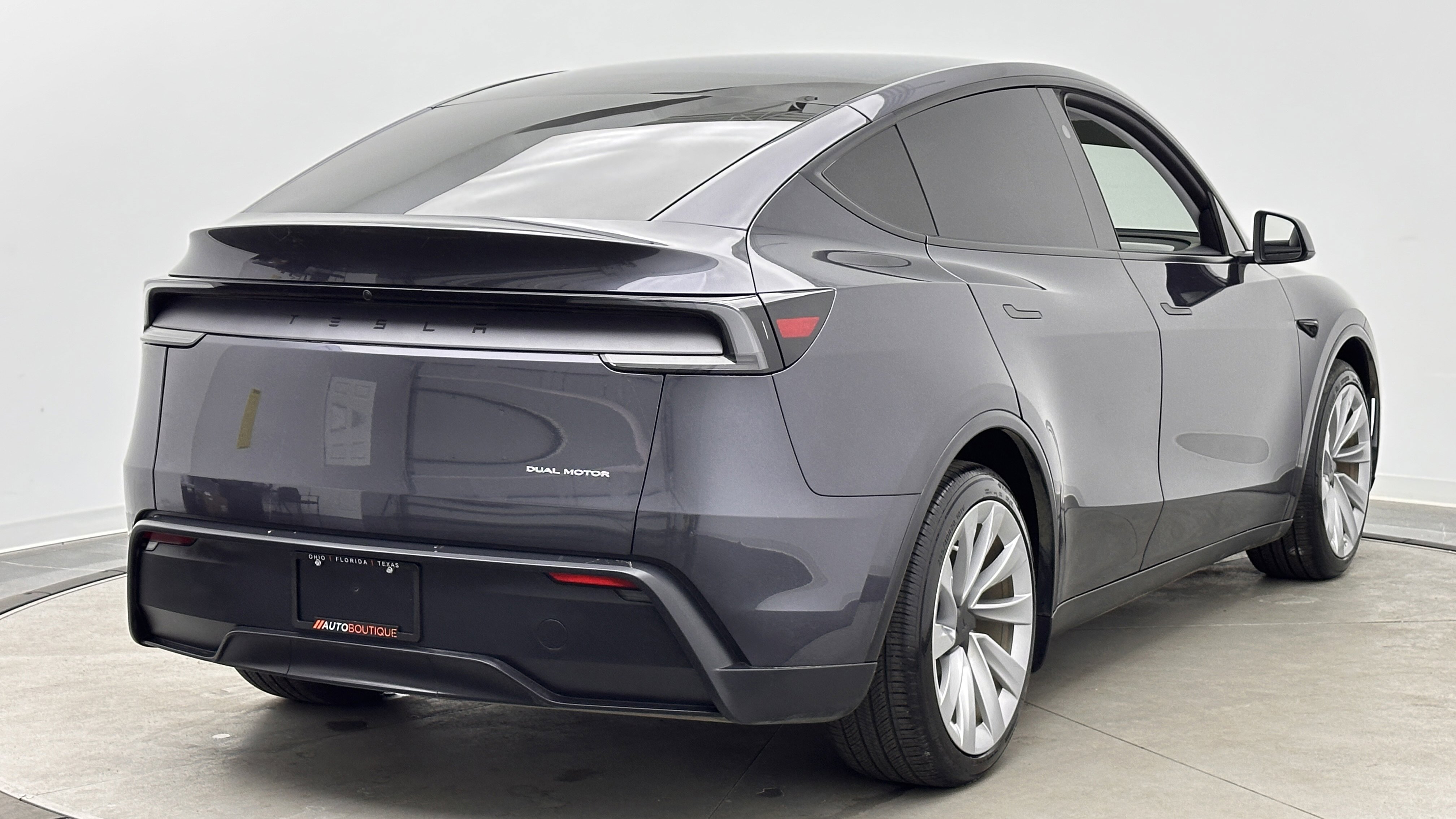 Used 2026 Tesla Model Y Long Range image 7