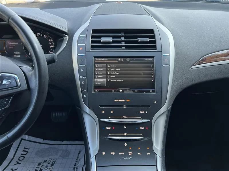 Used 2016 Lincoln MKZ FWD image 19