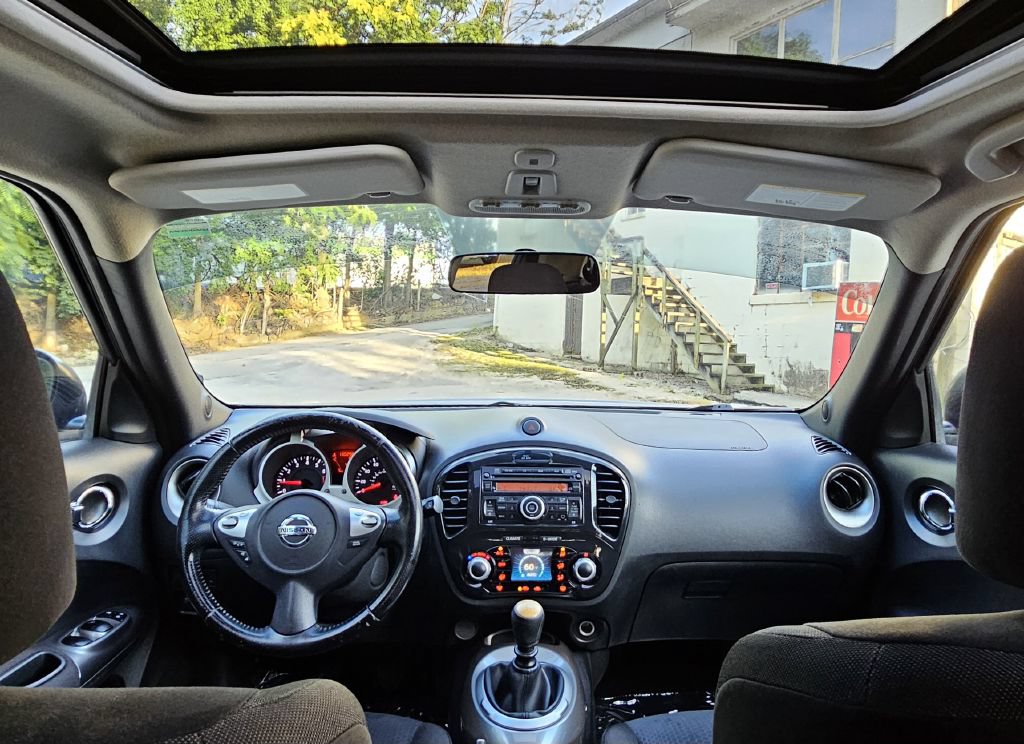 Used 2011 Nissan Juke SV FWD image 23