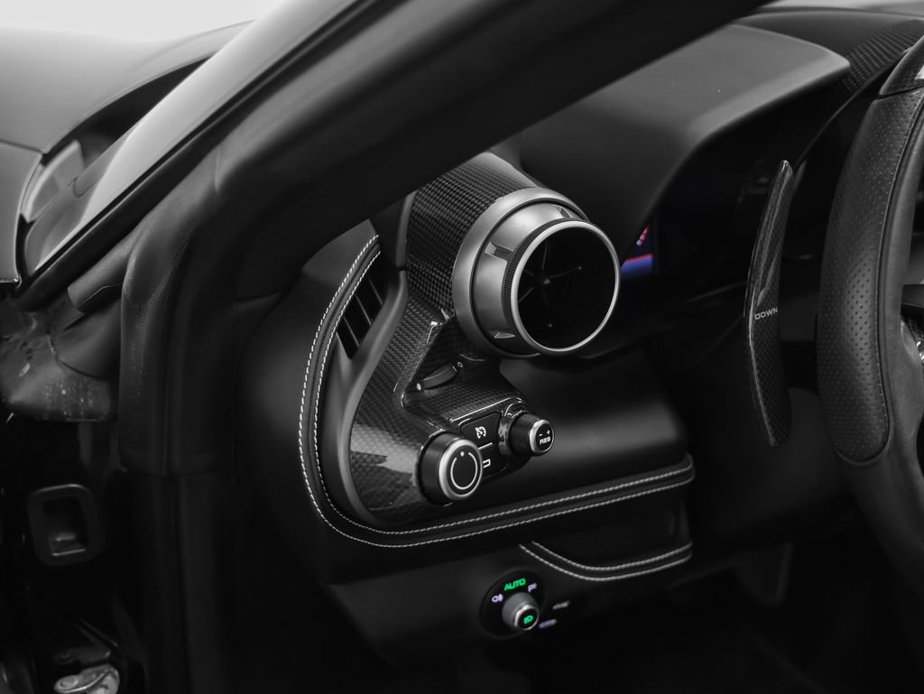 Certified 2021 Ferrari F8 Tributo RWD image 46