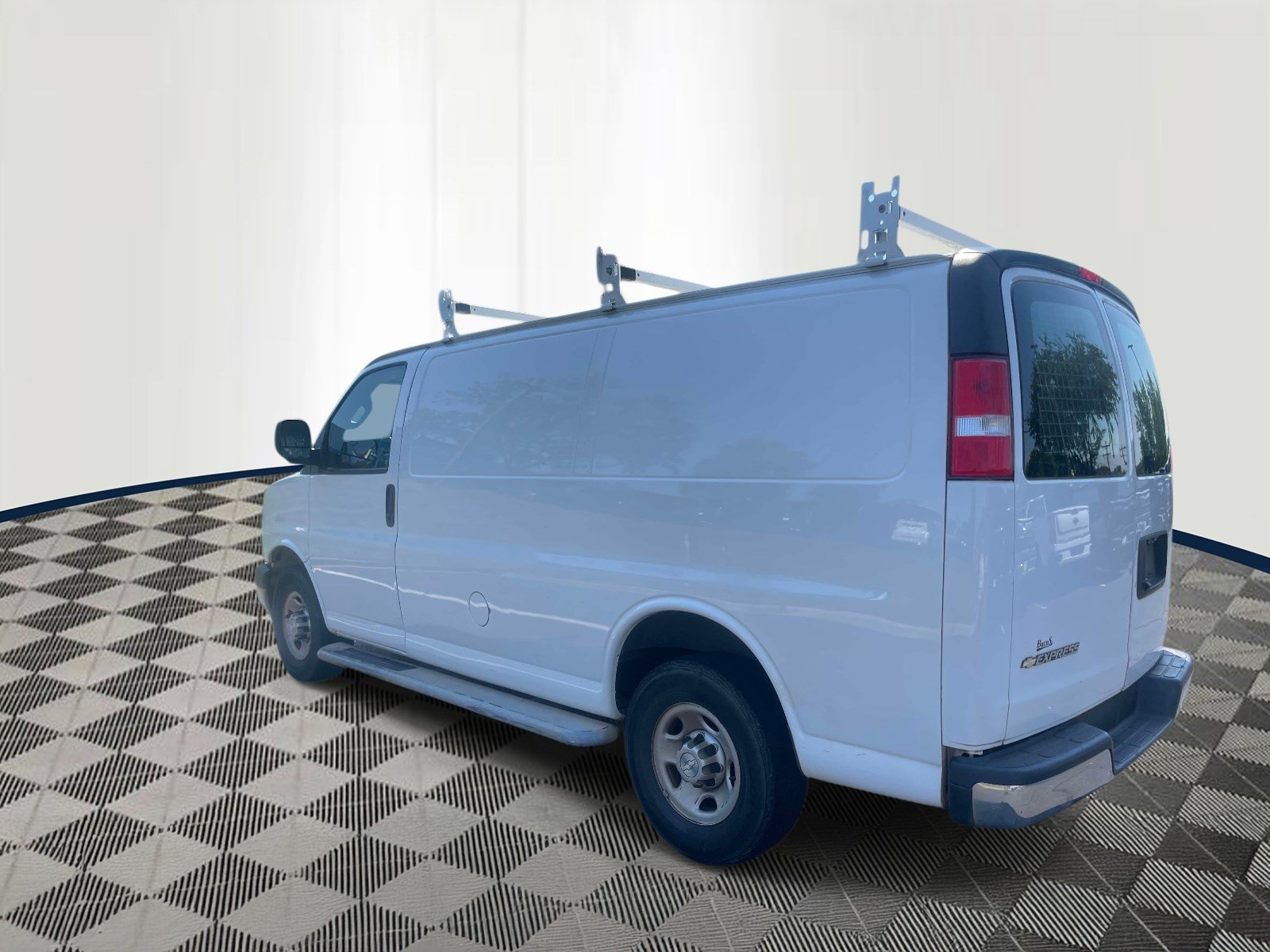 Used 2019 Chevrolet Express 2500 w/ Driver Convenience Package RWD image 6