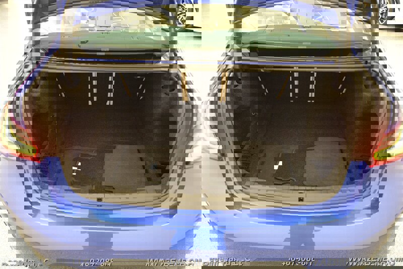 Used 2024 BMW 330i Sedan w/ M Sport Package RWD image 40