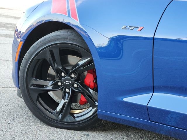 Used 2022 Chevrolet Camaro LT RWD image 5